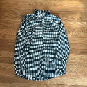 Vineyard Vines Boys’ on-the-go brrr shirt, size L (16), green gingham.